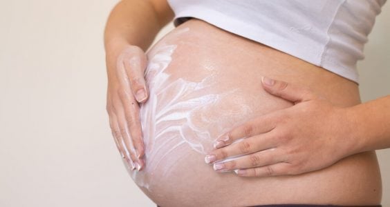 Mamičky testujú emulziu proti striám Gyntima Stretch Mark