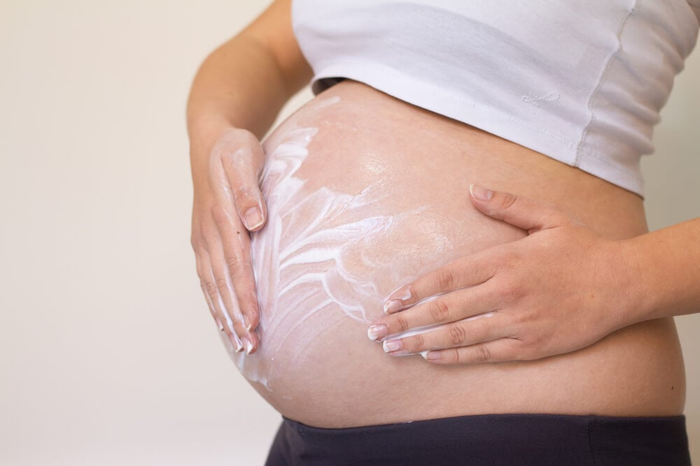 Mamičky testujú emulziu proti striám Gyntima Stretch Mark