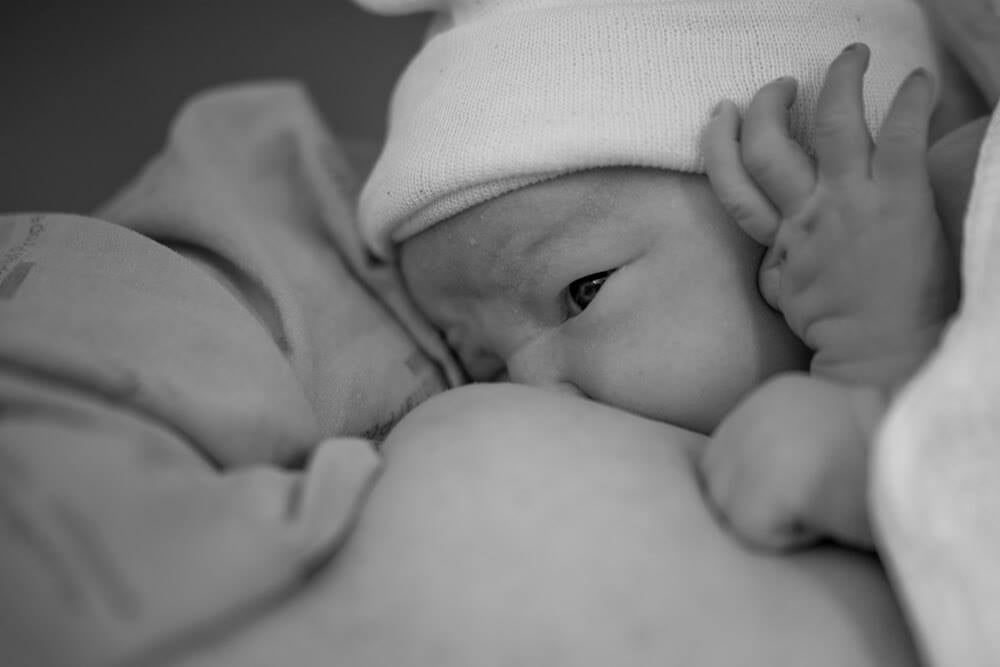 Bonding - nulová separácia a prvých 1000 minút po pôrode