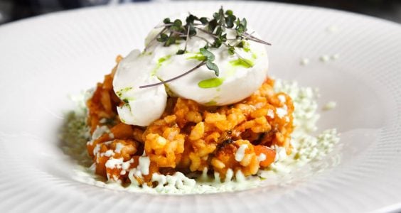Rizoto s pečenou paprikou a mozzarellou