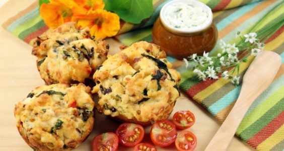 Muffiny plnené údeným mäsom